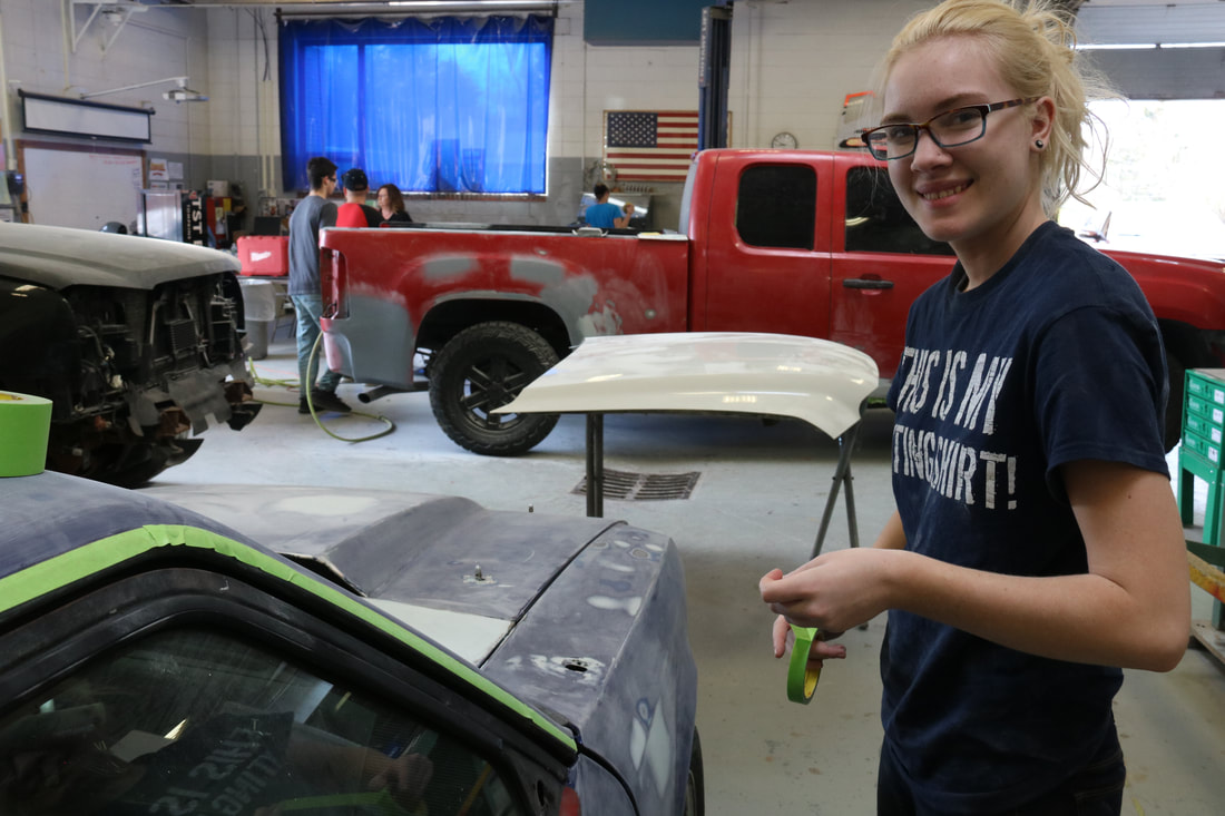 Student prepping car Picture