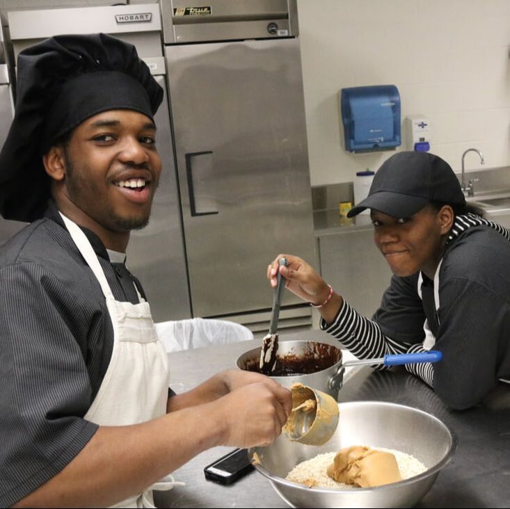 culinary students cooking Picture